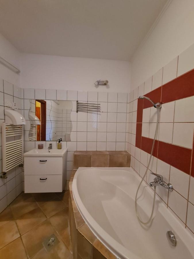 Palantir Panzio Bed & Breakfast Miskolc Eksteriør bilde