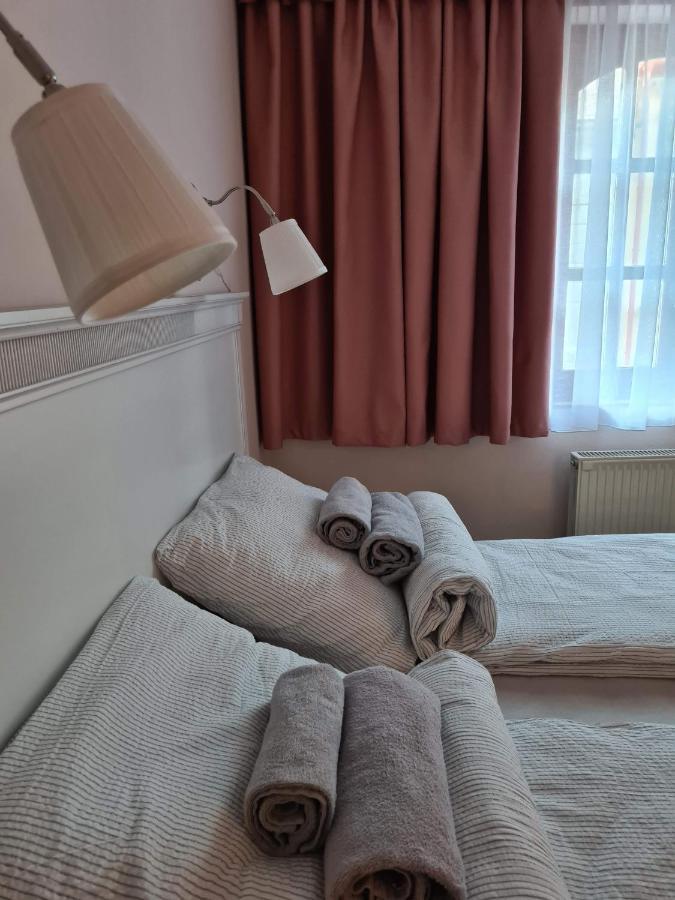 Palantir Panzio Bed & Breakfast Miskolc Eksteriør bilde