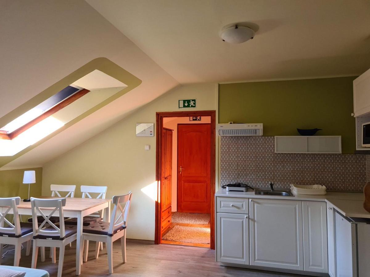 Palantir Panzio Bed & Breakfast Miskolc Eksteriør bilde