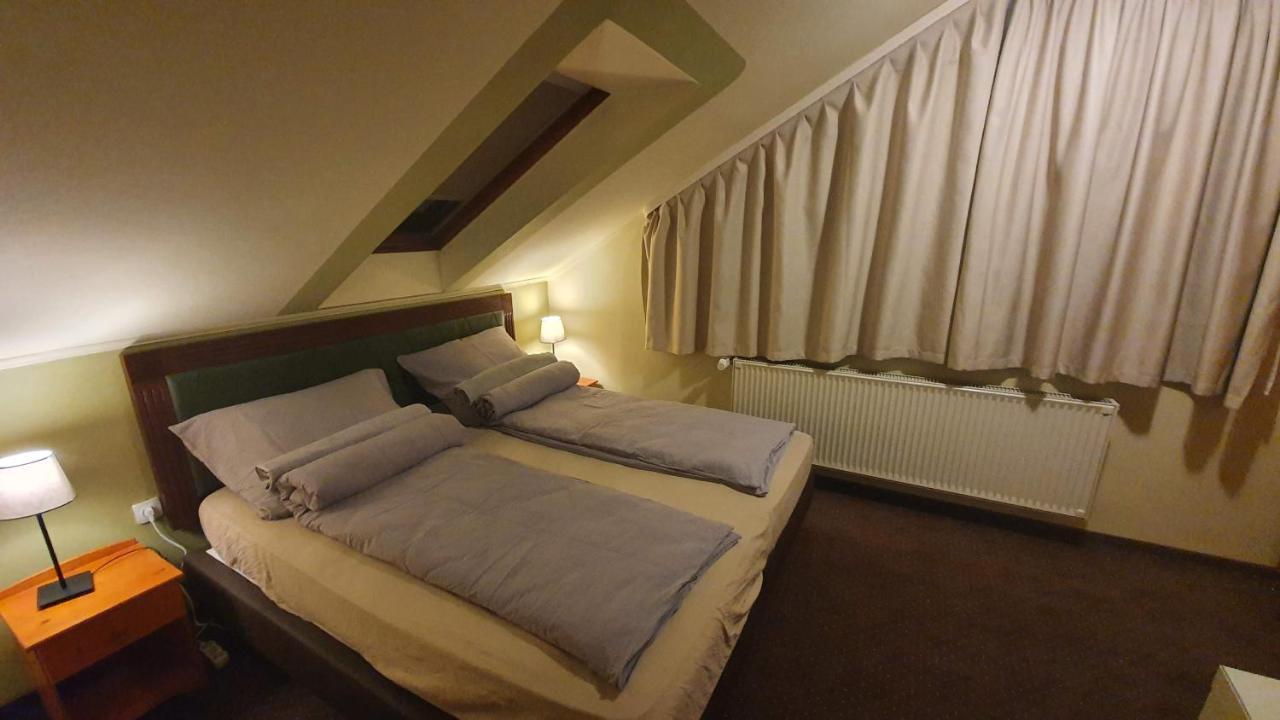 Palantir Panzio Bed & Breakfast Miskolc Eksteriør bilde